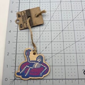 Metal and Wood Co‎ Ornament Travel Swood Cool Dude Skeleton Lazy River Tubing